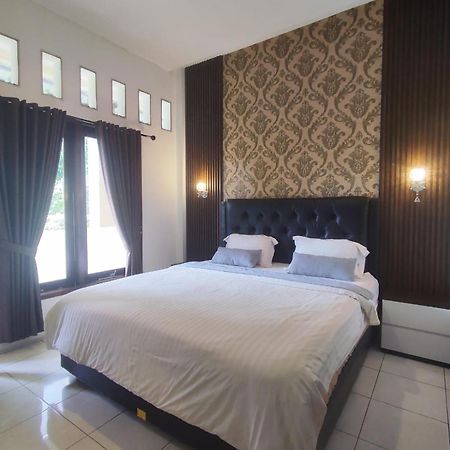 Villa Aurora Tjisarua Exterior foto
