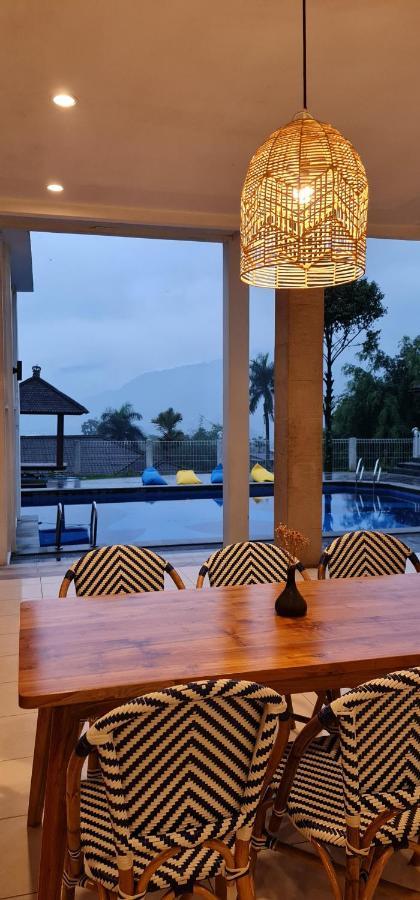 Villa Aurora Tjisarua Exterior foto