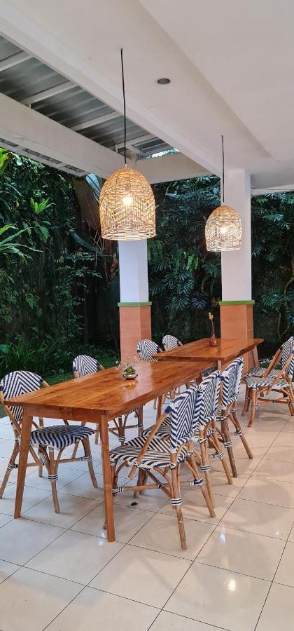 Villa Aurora Tjisarua Exterior foto
