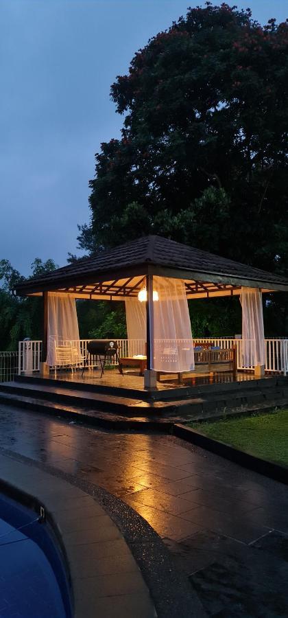 Villa Aurora Tjisarua Exterior foto