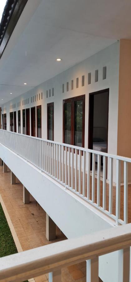 Villa Aurora Tjisarua Exterior foto