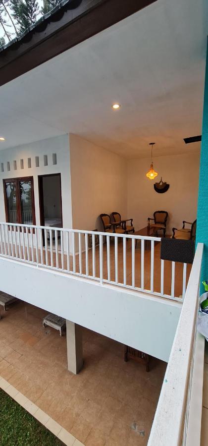 Villa Aurora Tjisarua Exterior foto