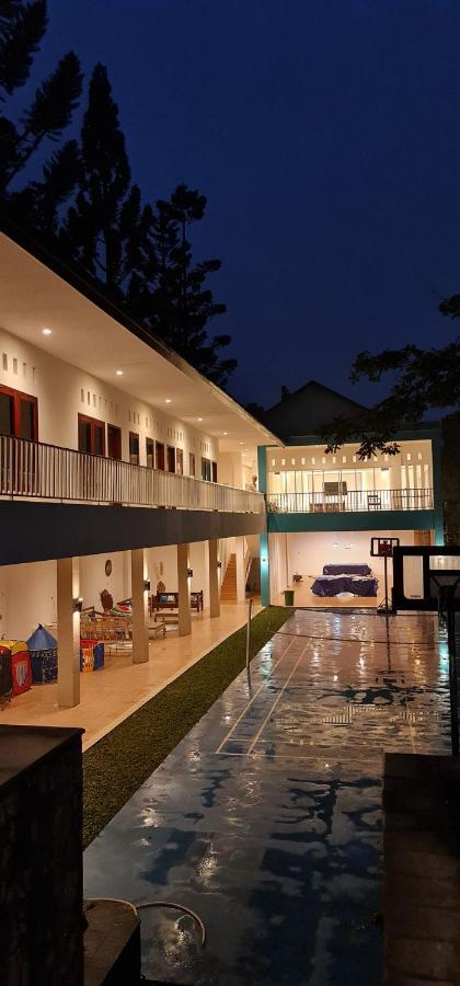 Villa Aurora Tjisarua Exterior foto