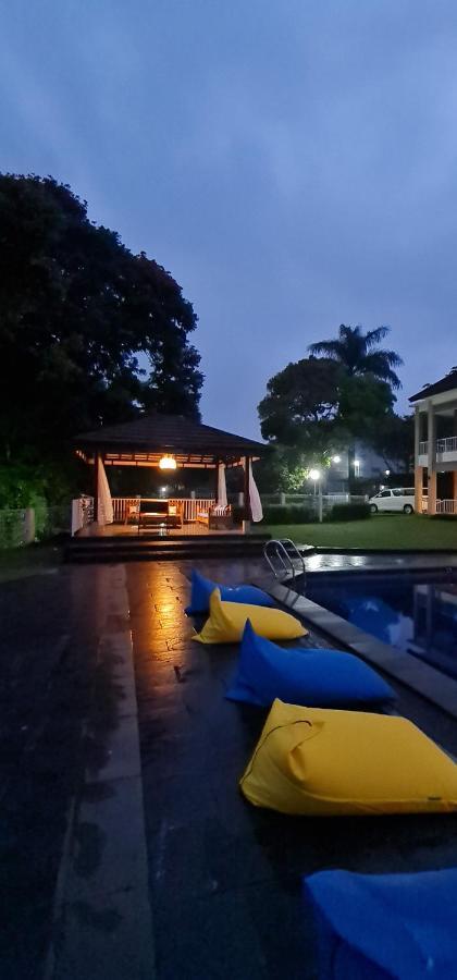 Villa Aurora Tjisarua Exterior foto
