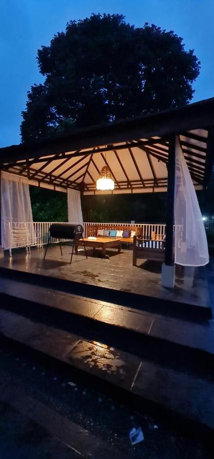 Villa Aurora Tjisarua Exterior foto