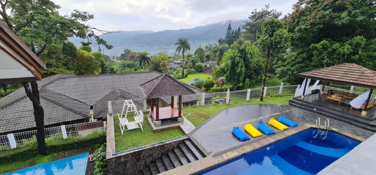Villa Aurora Tjisarua Exterior foto