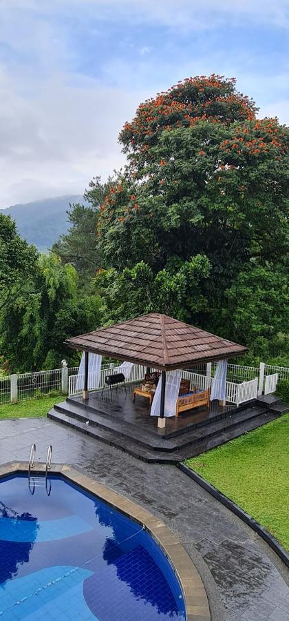 Villa Aurora Tjisarua Exterior foto