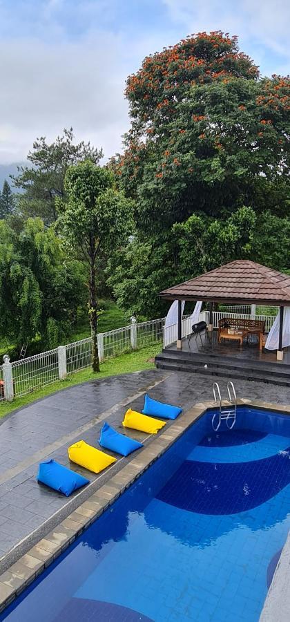 Villa Aurora Tjisarua Exterior foto