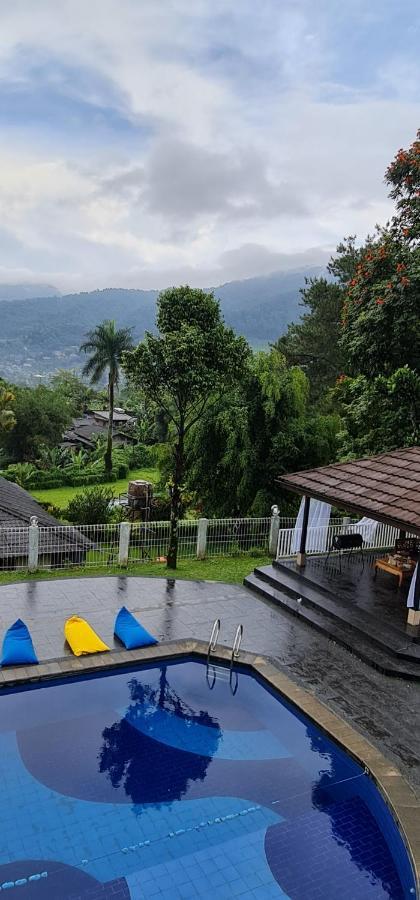 Villa Aurora Tjisarua Exterior foto