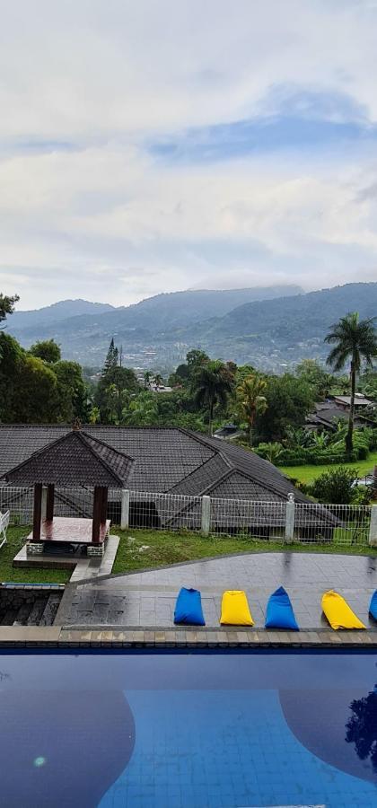 Villa Aurora Tjisarua Exterior foto