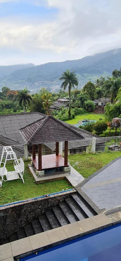 Villa Aurora Tjisarua Exterior foto
