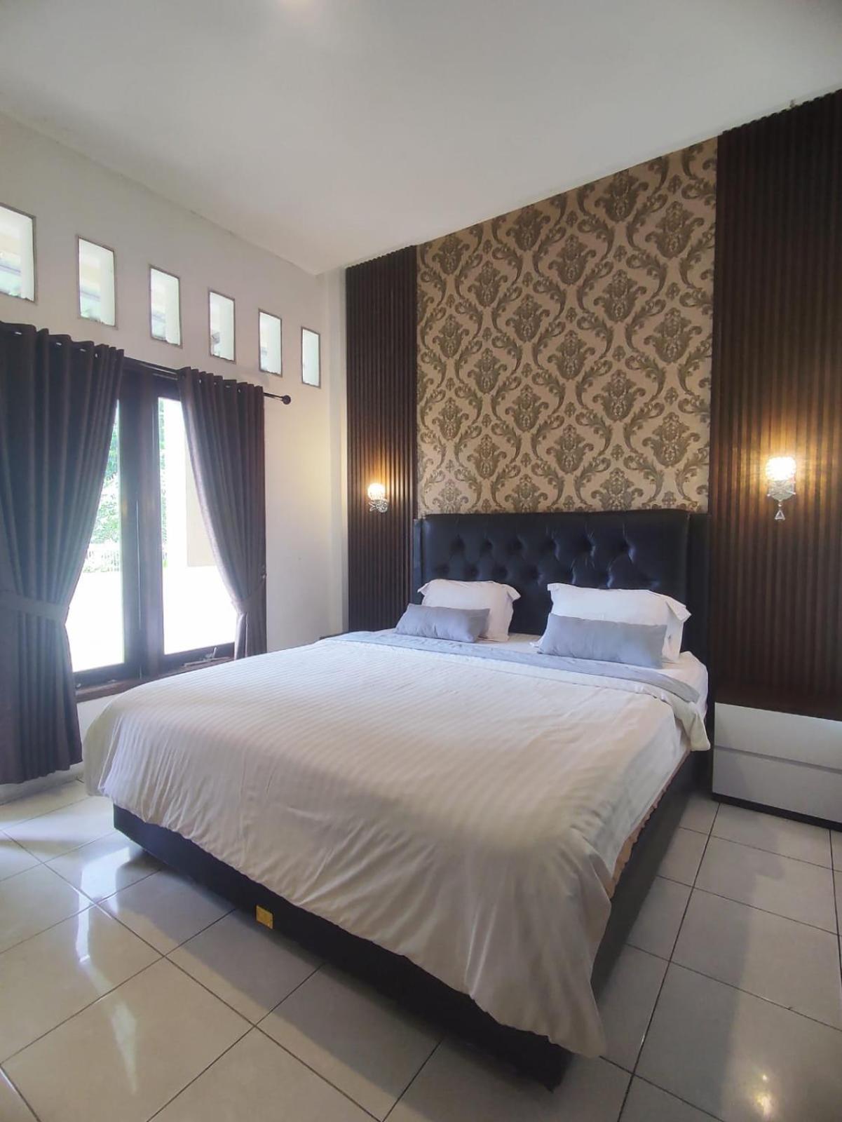 Villa Aurora Tjisarua Exterior foto