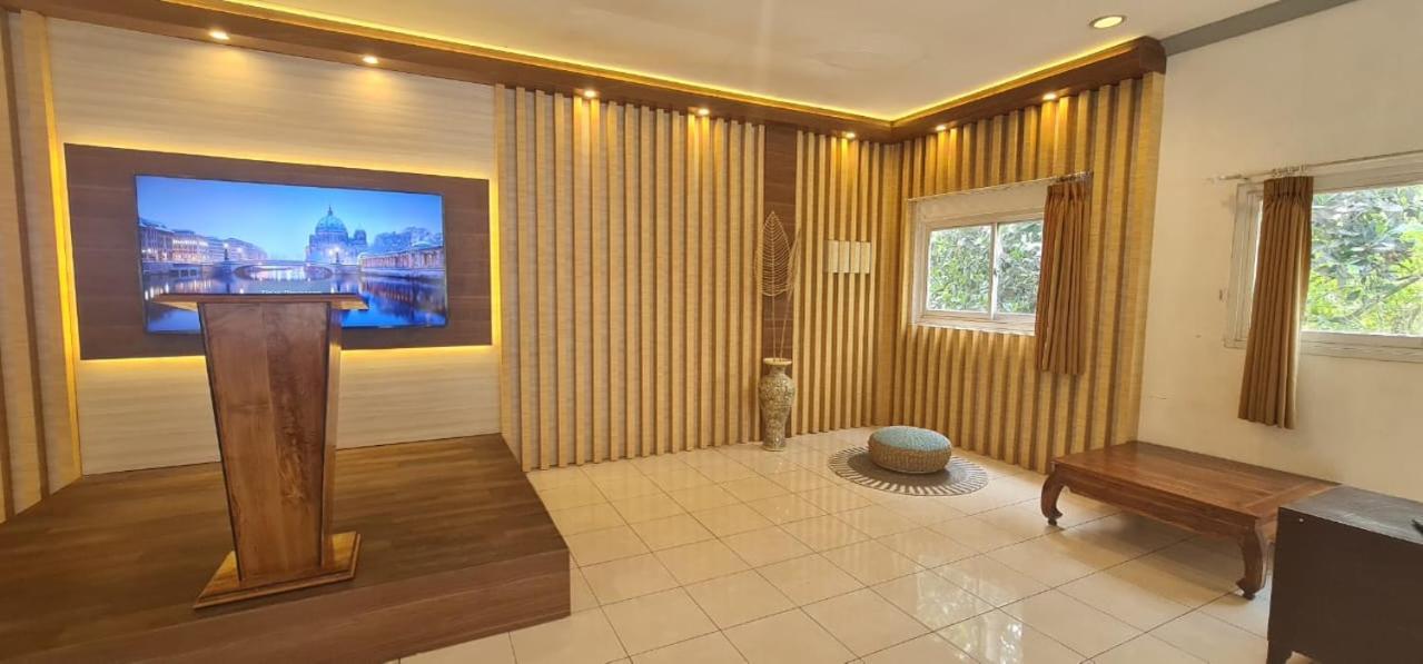 Villa Aurora Tjisarua Exterior foto